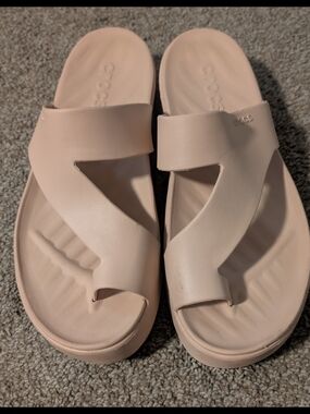 Women's 10 CROCS LiteRide Soft Toe-Loop Slide Sandals - Pale Pink
